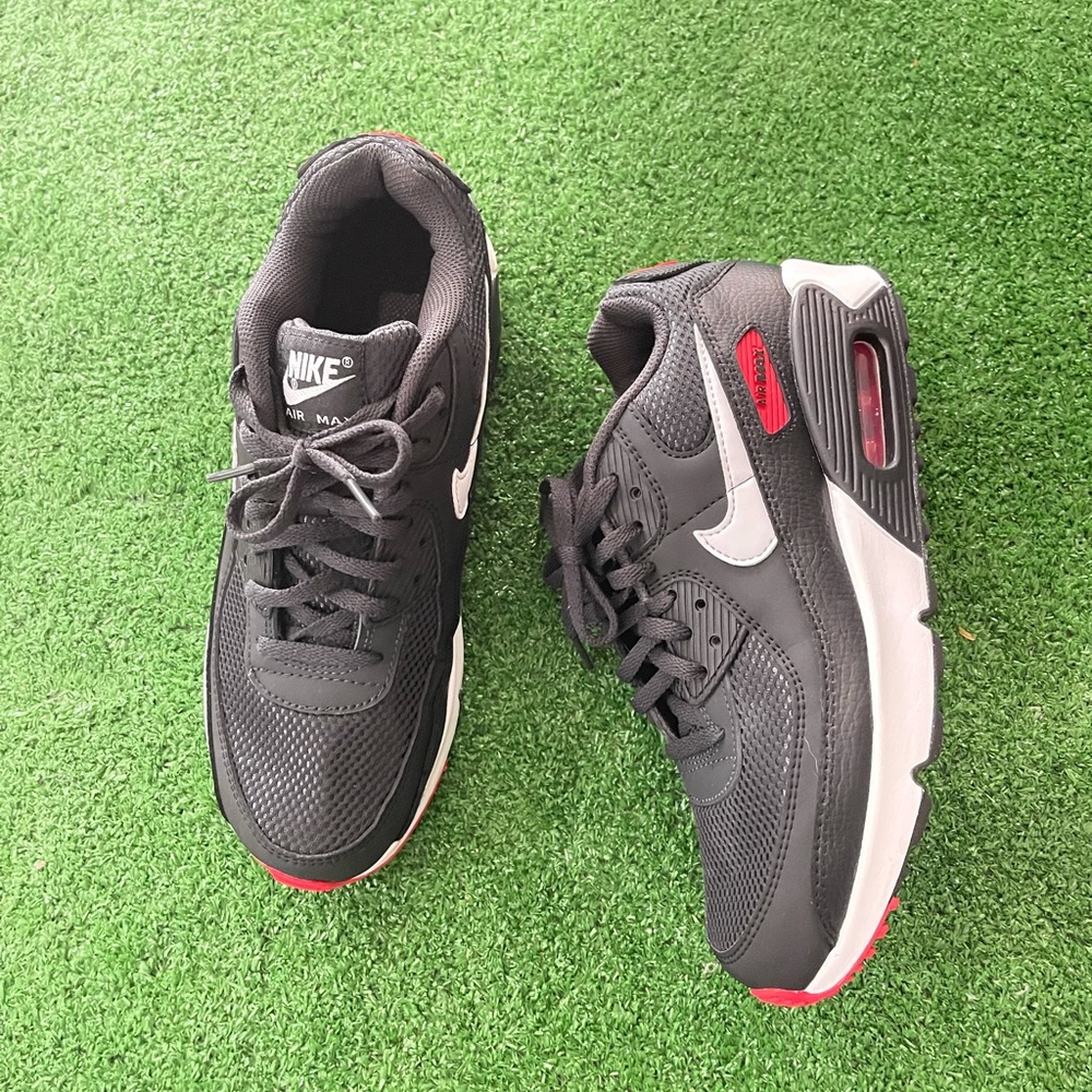 Nike Air Max 90 GS black/white women’s sz 8/ 6.5Y